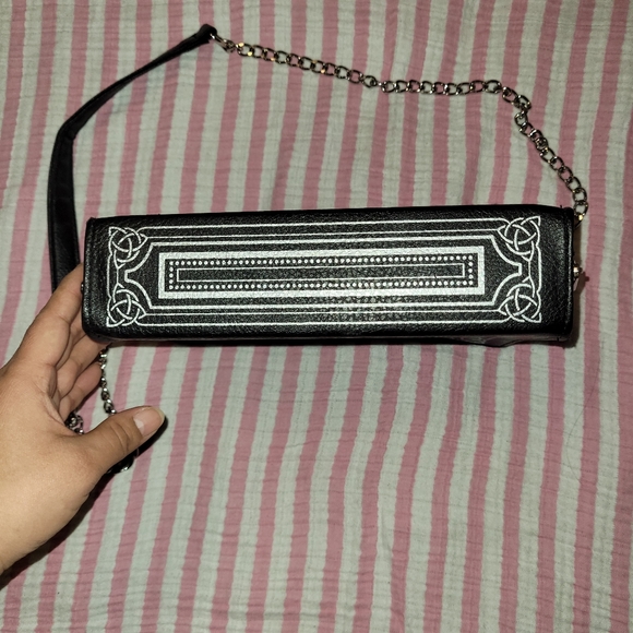 Black Book of Spells Purse - Picture 4 of 9